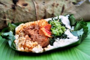 Nasi Bakar Rendang Daun Jati