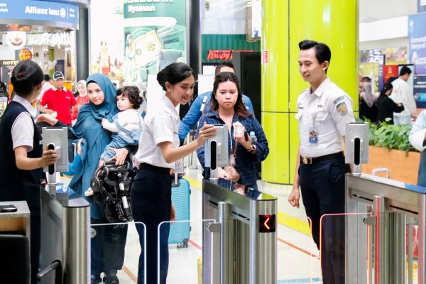 Face Recognition Boarding Gate Kini Hadir di Lebih Banyak Stasiun