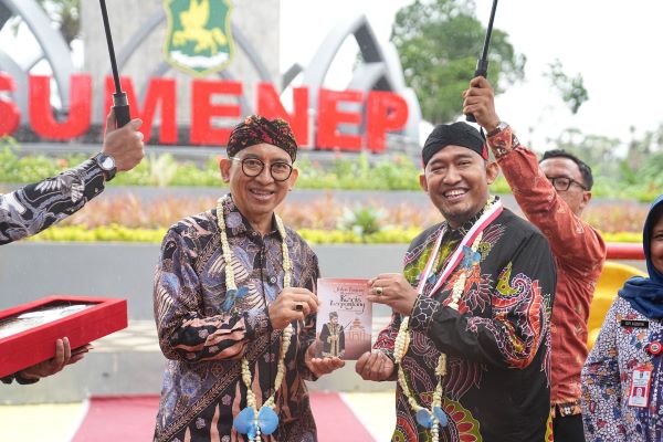 Menteri Kebudayaan Resmikan Monumen Keris di Sumenep, Madura